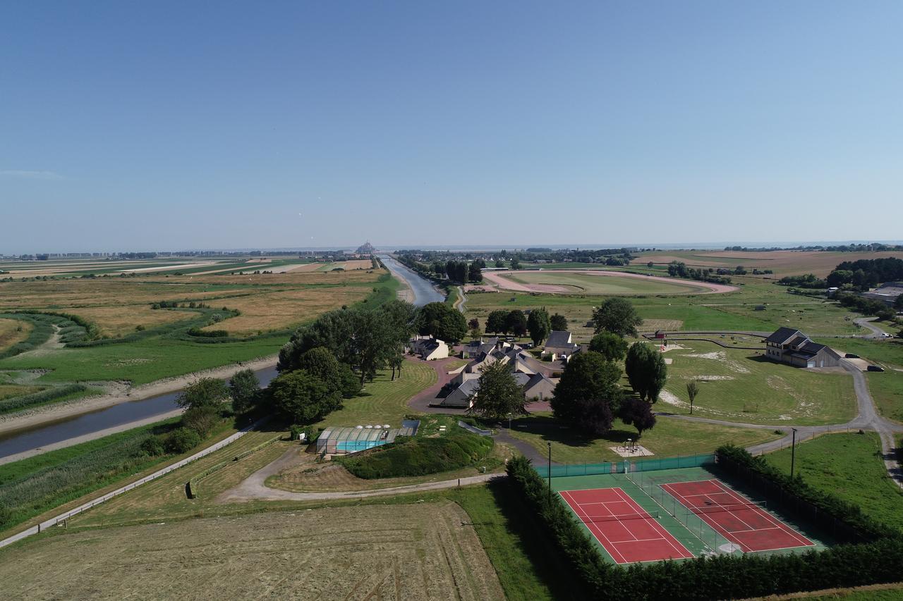 Village De Gites De L'Anse De Moidrey Exterior photo